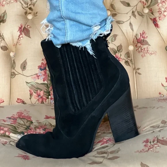 Dolce Vita Black Ankle Boots - Picture 6 of 13